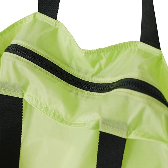Baggu Ripstop tote in lime 🍋🟩 - Picture 4 of 7